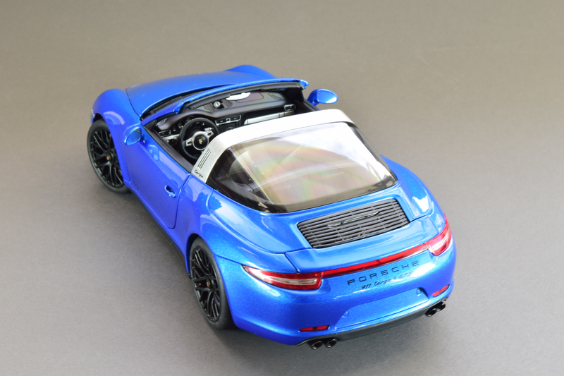 Illustration for article titled Teutonic Tuesday Targa: Schuco Porsche 911 Targa 4 GTS